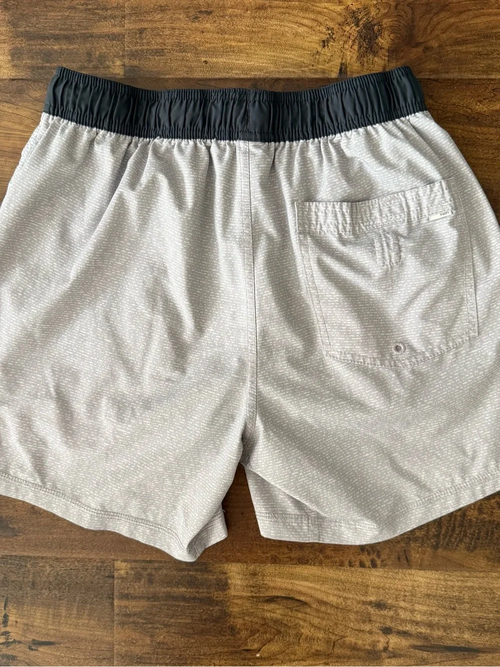 Vuori Kore Shorts - Men's Size Small Platinum Lined 5” - Picture 2 of 5